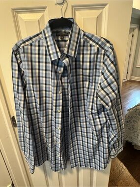 Banana Republic Men's Light and Navy Blue Plaid Dress Shirt